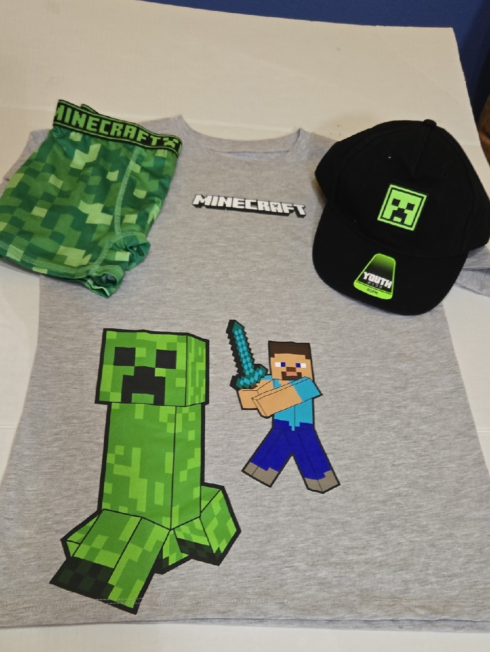 Minecraft Boys Tee, Shorts & Cap Set - Gray & Neon Green NEW SIZE 10 KIDS